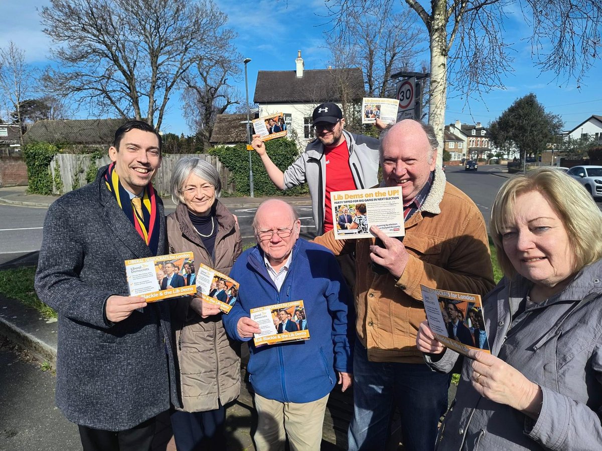 Great to be out in #Sidcup today supporting @MsAlliance in @LondonLibDems Mayor & GLA campaign for @BexleyLibDems & @BromleyLibDems Constituency seat @robblackie @HinaBokhariLD @IrinavonWiese @Gareth_Roberts_ @MainesChris