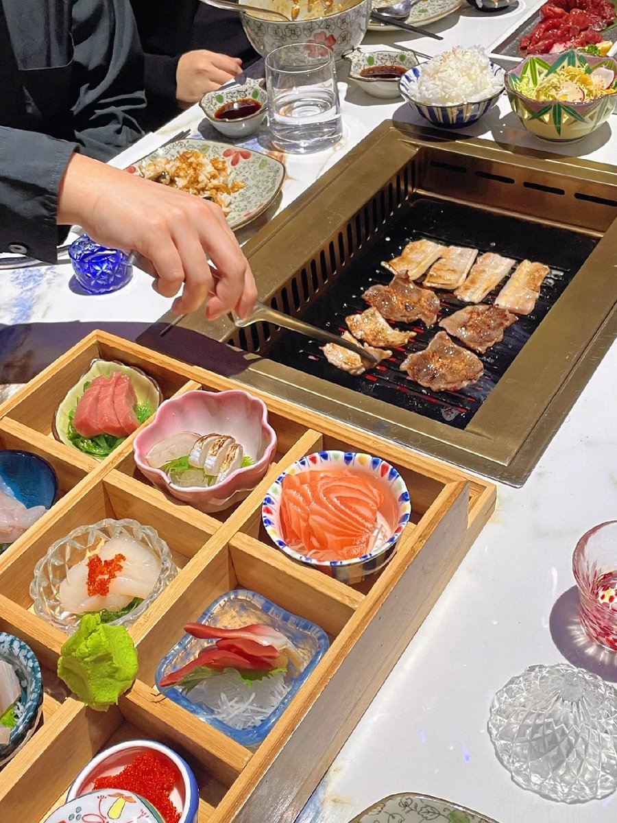 arberalia's tweet photo. Sushi or Sashimi! 🍣🍱🍙 https://t.co/evf1FtwvWt