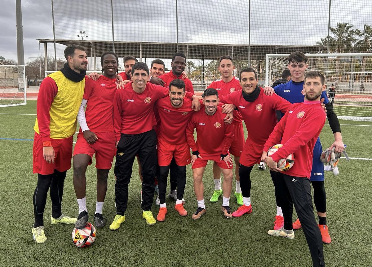 ⚔️ EQUIPO GANADOR en el partidillo ⚔️

🏅🏋🏼 Aquí se compite hasta en los entrenos...

#COMPETIDORESNATOS
#VAMOSJOVE
#3ARFEF