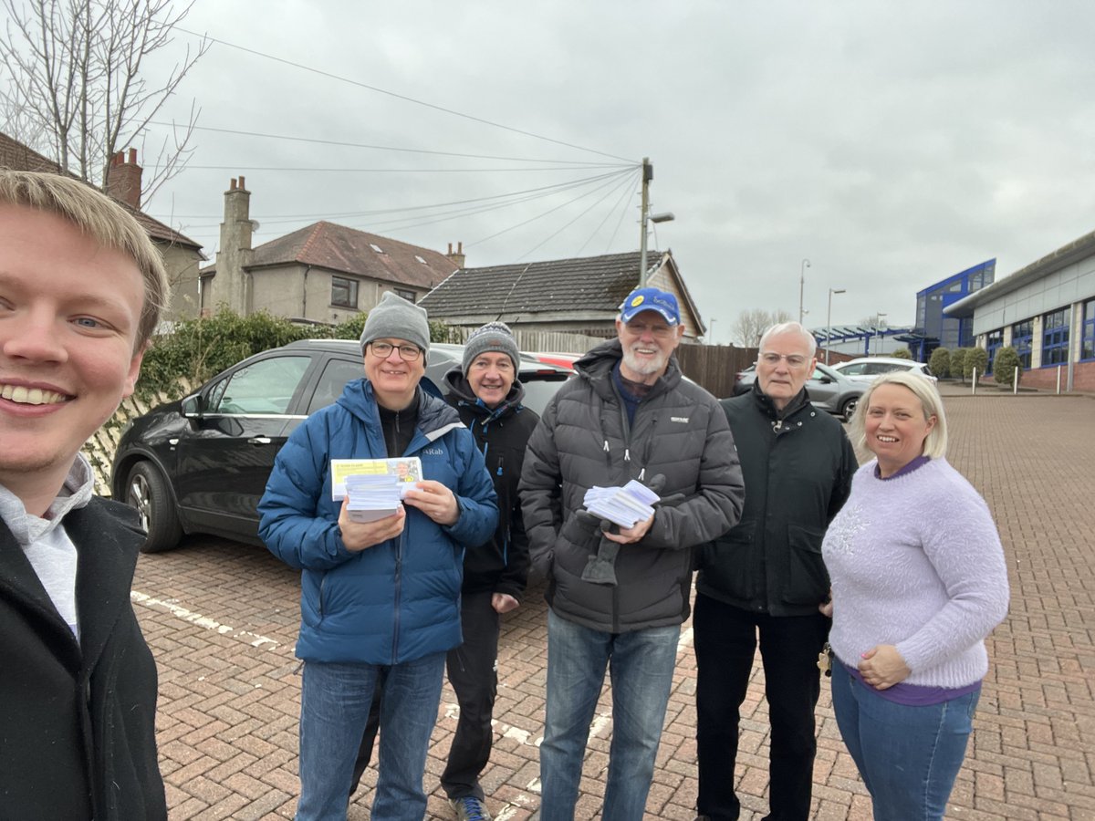 ⭐️ Out again in Hamilton this morning campaigning for an @theSNP win in the General Election. ❌ People in Scotland are struggling yet the UK Government prioritised tax cuts for the wealthy over real cost of living support. 🏴󠁧󠁢󠁳󠁣󠁴󠁿 Scotland needs independence. #VoteSNP #ActiveSNP