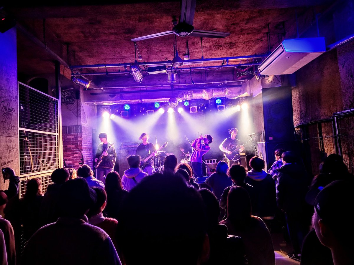 Shiomeryu87_uw's tweet image. VECTの応援にやっと来れた！！✨️めーっちゃカッコ良かったぁ！色々感動しすぎて物販爆買いさせてもらった！VECTありがとうー！🙇
CHAOSKILLERも変わらずカッコ良かったし、初めて見たDiafonóもキメキメで刺激受けた！尖って生きてこーぜ！(｀･ω･´)✨️
#福井CHOP 
#VECT #CHAOSKILLER #Diafonó