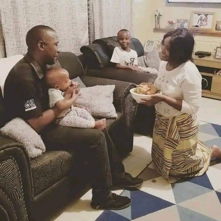 WalterKimaro5's tweet photo. Nyie vijana kuna vijana wengine waoa bhana hadi rahaa😂😂 https://t.co/NoqzVSO70F