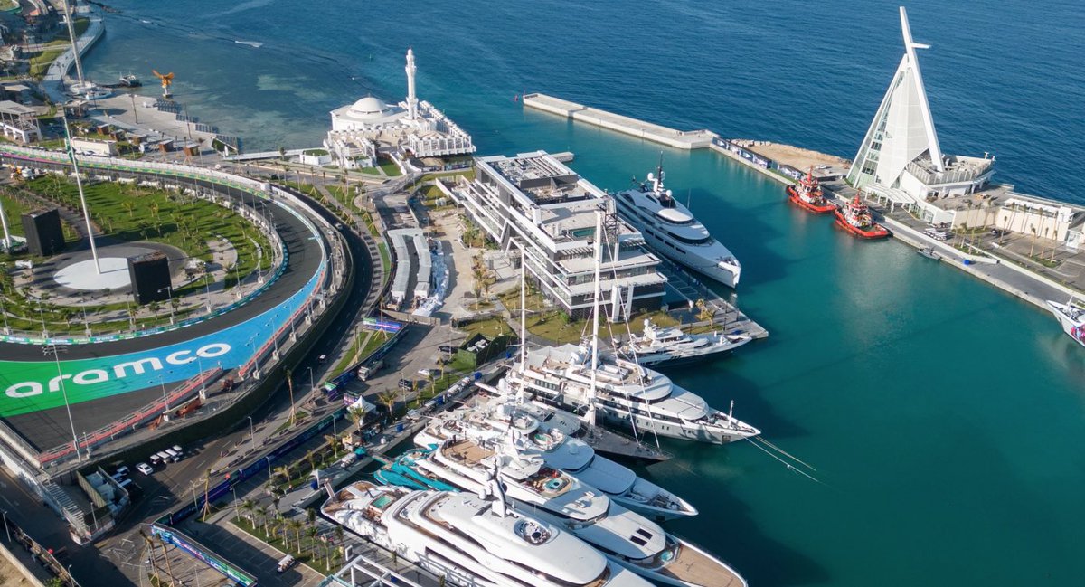 #أرامكو تفتتح أول محطة بحرية في السعودية لتزويد اليخوت والقوارب بالوقود، تقع في نادي اليخوت في جدة، وتبلغ طاقتها التشغيلية أكثر من 65 مليون لتر سنويًا، وتأتي بالتزامن مع انطلاق سباق جائزة السعودية الكبرى للفورمولا 1.