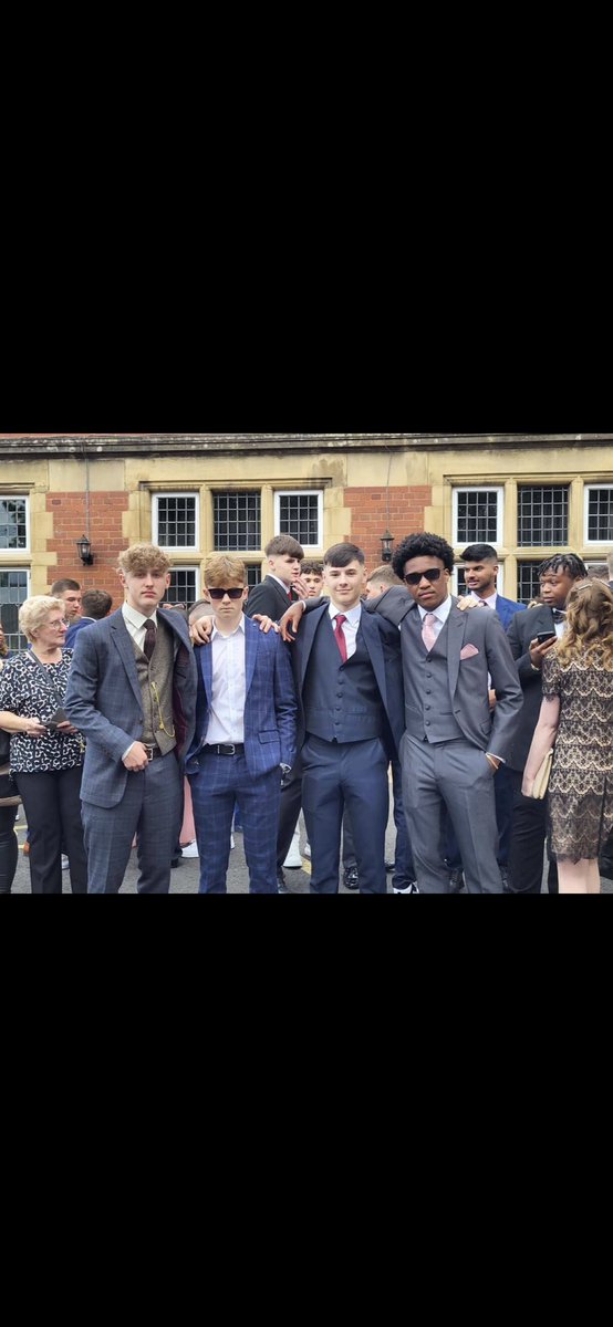 walters_1805's tweet photo. Good luck today @Benc0530 Lets go brother❤️🥊 https://t.co/BKOgtzKb0o