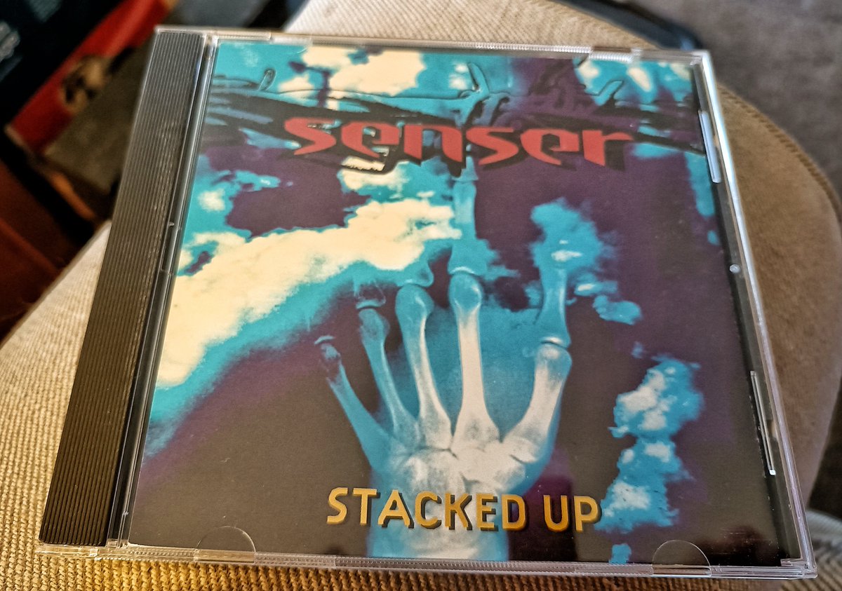 #nowplaying Stacked Up - Senser (Ultimate, 1994) superb rap rock / trip hop from South London who are still going strong. If 'States of Mind' doesn't make you want to dance nothing will 🤪 #senser #raprock #triphop #trancerock