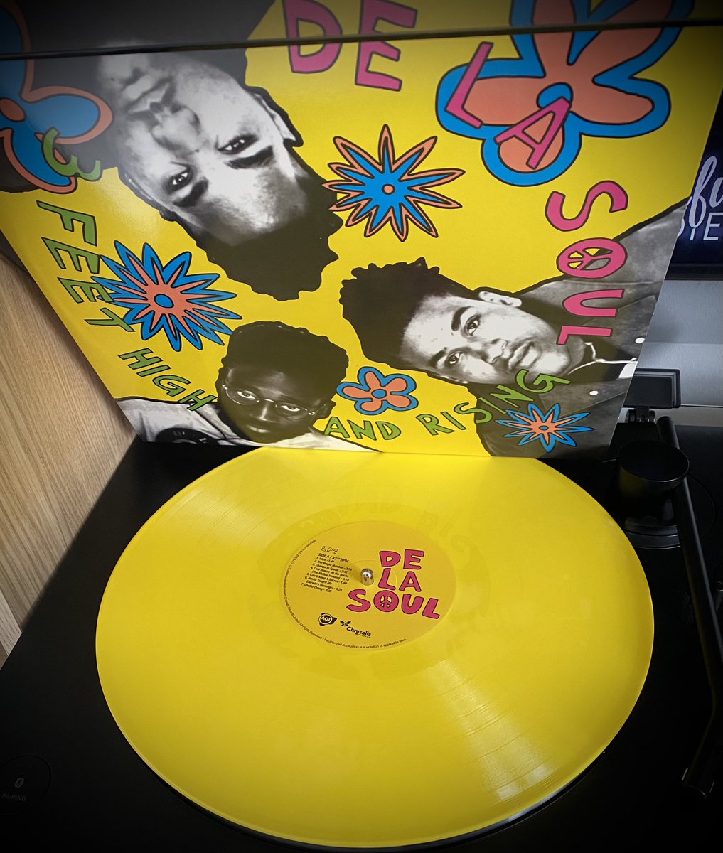 Juggling_Words's tweet photo. Who doesn’t love a little colour in the world? Flowers & hot vinyl arrival spreading the sunshine!🌞
Me Myself & I are spinning @WeAreDeLaSoul on the turntable!🎧
3 Feet & Rising - one of the defining hip hop albums of all-time. Joyous!🎶
#ADayInTheLife #MusicIsRealLifeMagic https://t.co/gd7cz7v0NH
