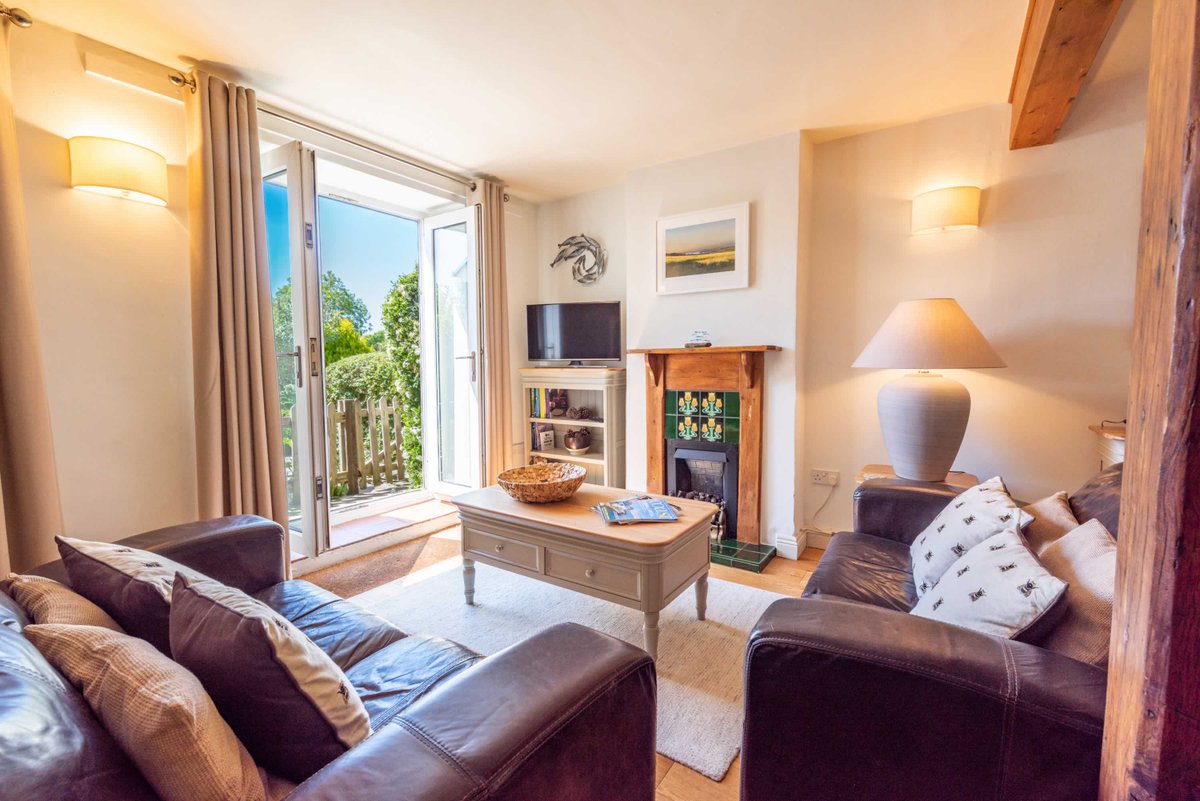 Last minute offer: 3 Nights in #Dorset £425
chideockcottage.co.uk

Spring is in the air!