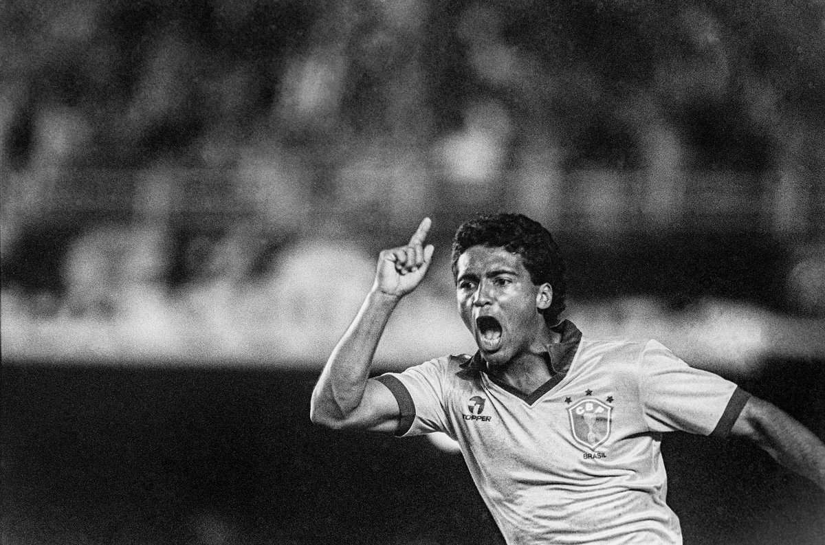 Acervo Sérgio Moraes

Romário festeja seu gol na final da Copa América contra o Uruguai, em 16 de julho de 1989 no Maracanã. Foto Sergio Moraes para o Jornal do Brasil

#fotografia #fotografiaesportiva #sportsphotography #fotojornalismo #copaamerica1989 #conmebol #maracana