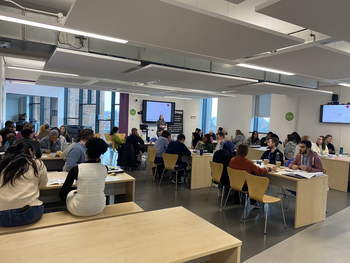 AstreaAcadSheff's tweet photo. What a fantastic inset day yesterday at AAS. Packed full of cognitive science and TLAC strategies to improve our practice. Special thanks to @HarrietLowesB for an INCREDIBLE session on memory, planning and the power of attention. https://t.co/vAKV2mNmQe