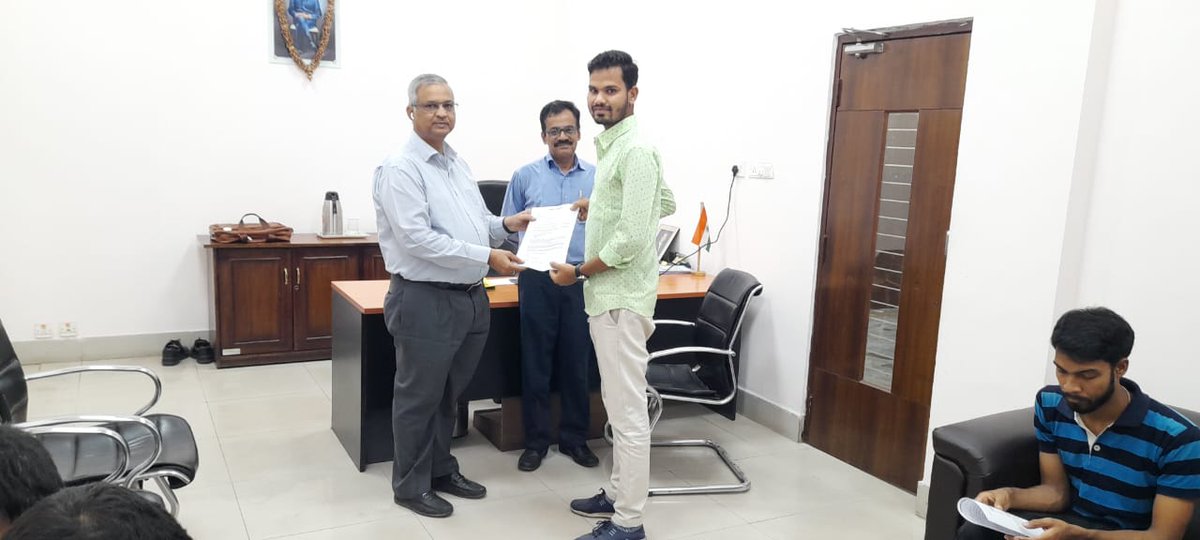 opjipt's tweet photo. Head of the Institute, Mr. MUNISH JAUHARI offered offer letter and congratulated the selected candidates
#jipt #offerletter #congratulations https://t.co/F7olfG61gs