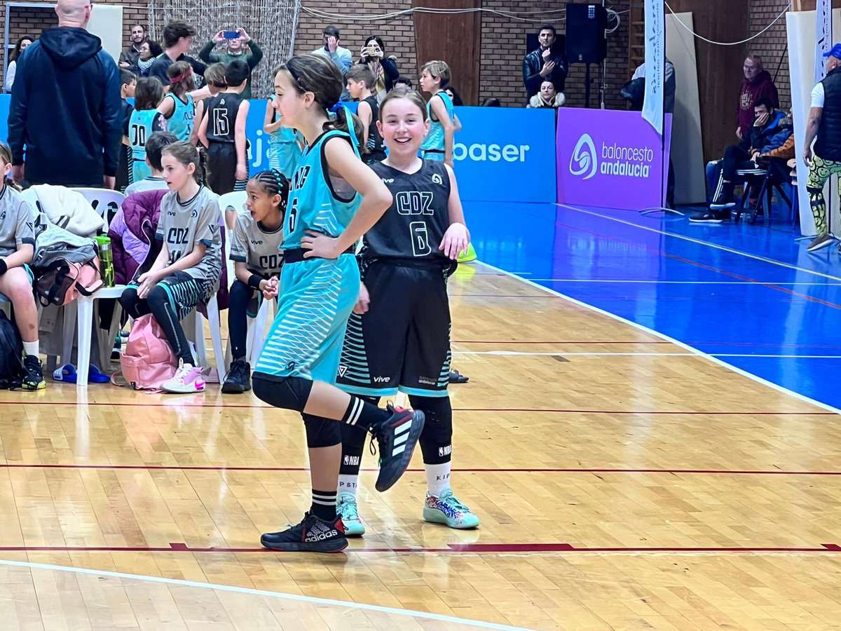 XerezCDBasket's tweet photo. FIESTA PREMINI🏀 

🤗Nuestra Aitania se lo pasa genial en la #fiestapremini de este fin de semana en BENAHAVÍS organizada por la @FAB_Andaluza 💪🏻

Vamos Aitanita🎉🥳

#BXCD #SomosXerezCD #CanteraBXCD #XerezCDBaloncesto #jerez #valorcesto https://t.co/weTYuWHySj