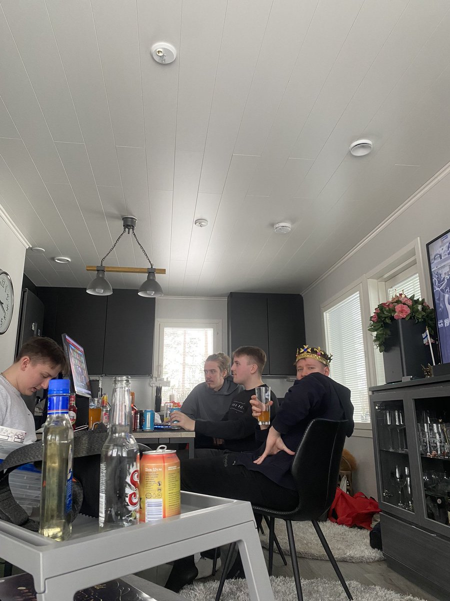 Joukkueen saunailta käynnissä ja nautitaan hetkestä💪🏻