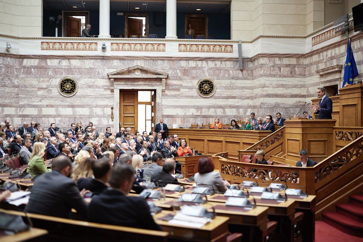 Pierrakakis's tweet photo. Ήταν δύο εξαιρετικά απαιτητικές εβδομάδες στη Βουλή. Σήμερα ξεκινά μια νέα εποχή για την ανώτατη εκπαίδευση. Με πιο ελεύθερα, πιο ισχυρά, πιο εξωστρεφή, δημόσια Πανεπιστήμια και ένα ξεκάθαρο και αυστηρό πλαίσιο για τη λειτουργία μη κερδοσκοπικών παραρτημάτων ξένων ιδρυμάτων. https://t.co/9pX8m7KpnP