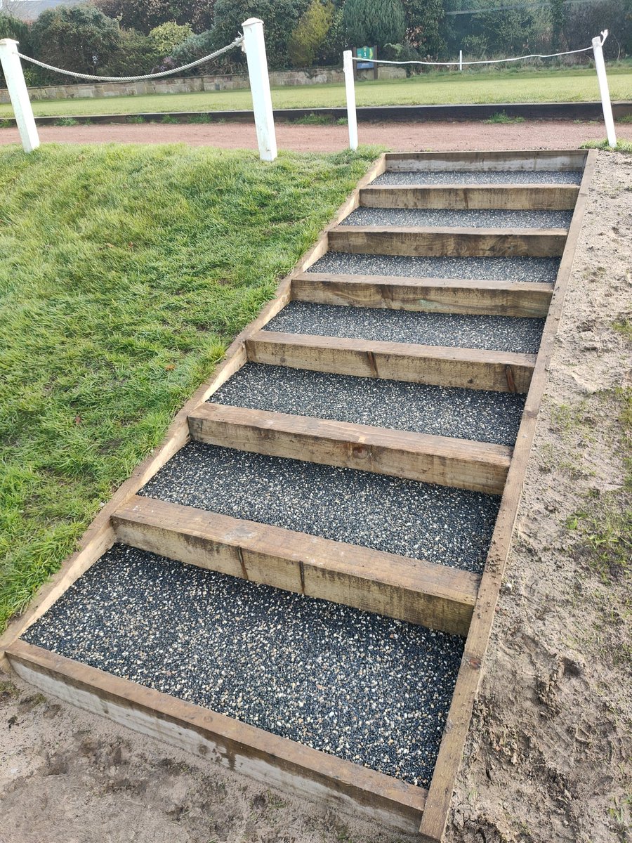 RVResinbound's tweet photo. Great to be back @heswallgolfclub this week installing more of our FlexiBound surfacing 😍

The greenkeepers did a fantastic job preparing the steps and we had the pleasure of finishing them off with our stunning, porous antislip surface.

#porous #recycledmaterials #antislip https://t.co/rek3BFuvgO