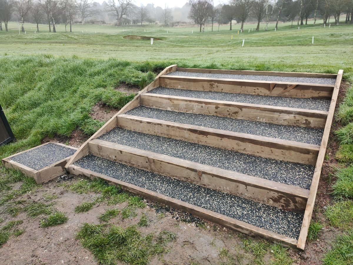 RVResinbound's tweet photo. Great to be back @heswallgolfclub this week installing more of our FlexiBound surfacing 😍

The greenkeepers did a fantastic job preparing the steps and we had the pleasure of finishing them off with our stunning, porous antislip surface.

#porous #recycledmaterials #antislip https://t.co/rek3BFuvgO