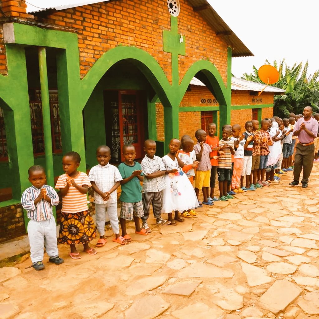 ABBABurundi's tweet photo. En Décembre 2023, ABBA s'est donné une mission de lever des fonds pour acheter des lits et matelas aux orphelins de Rutana à la Maison Iratabara!Les photos ci-dessous datent du 6 Janvier, date à laquelle ABBA s'est rendu sur place pour la remise des dons https://t.co/wvlsWHJesy