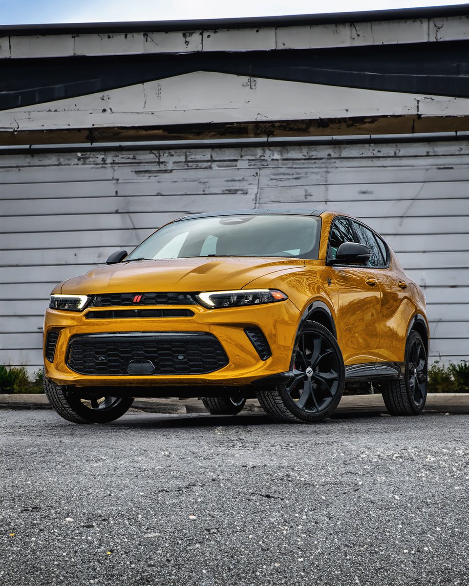 Striking gold. #DodgeHornet