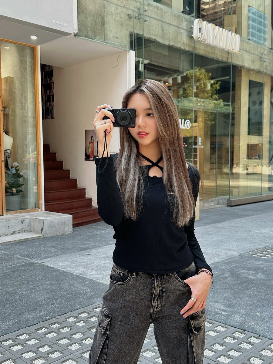 ssnyyy's tweet photo. มาจ้องตากัน👀 อิอิ 🙈 

#ssnyyy #SNYsunny #SaturdayVibes https://t.co/iRcUC3hdw3