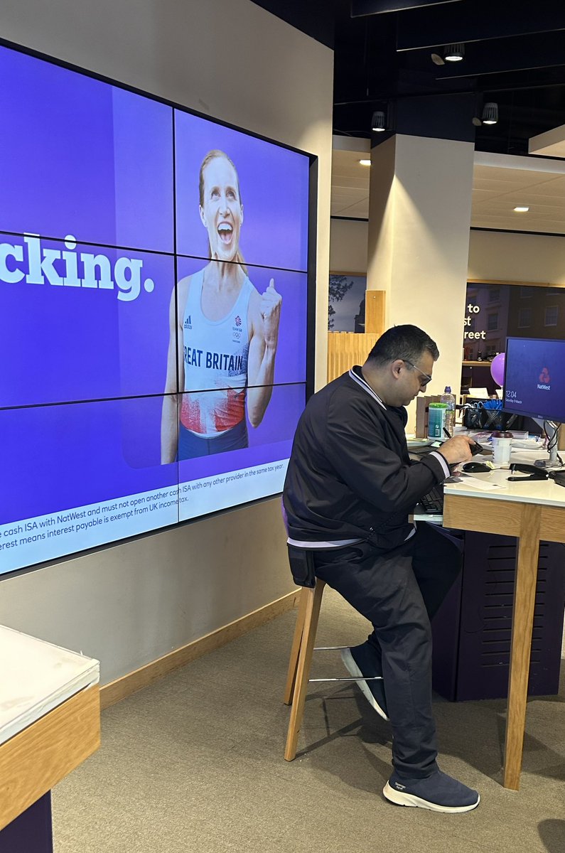 DJSylvester1's tweet photo. Seems to me totally pointless for a London branch of NatWest to be open on a Saturday when they refuse to offer a counter service, and the staff are just milling around and/or “are on a jolly”, rude and unhelpful. 

Formal complaint is going into NatWest later this afternoon. https://t.co/xmTrbDgcwB