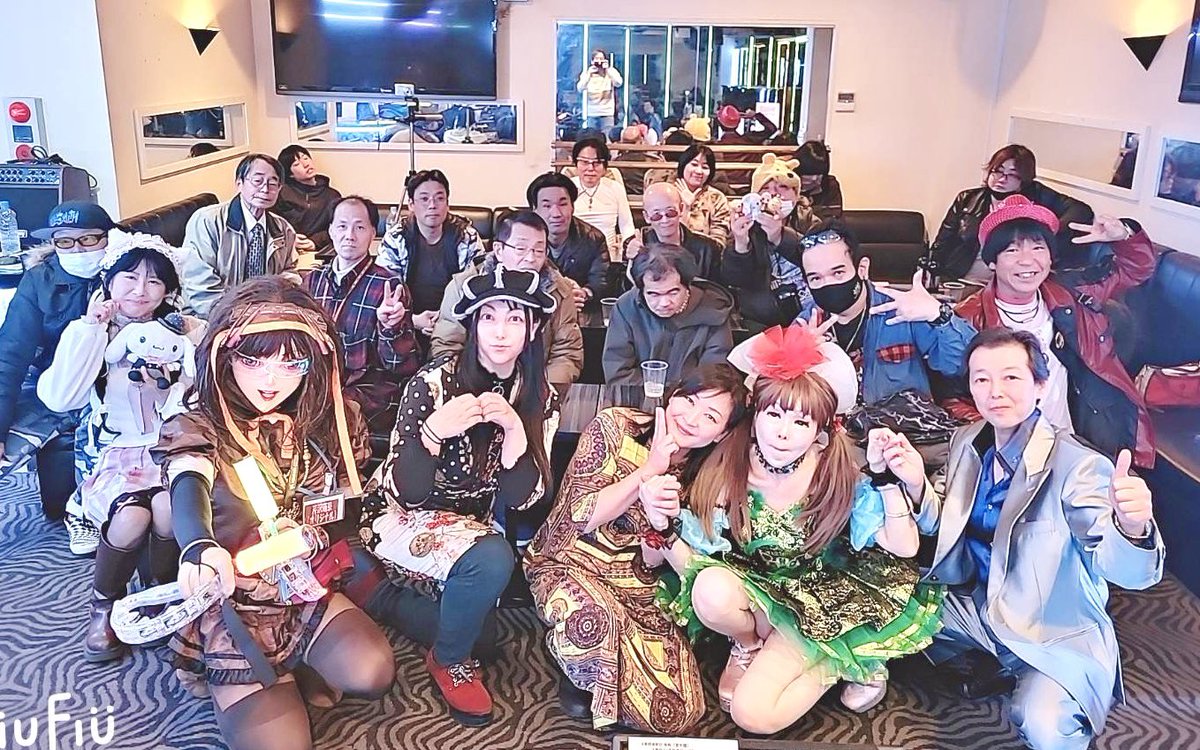 0209Japan's tweet photo. 恵中瞳プロデュース
『ひとみんハッピーライブ』
@東中野music shed YES!
大盛況！
皆さま😸
ありがとうございました^_−☆ https://t.co/qxpJjMAq1I