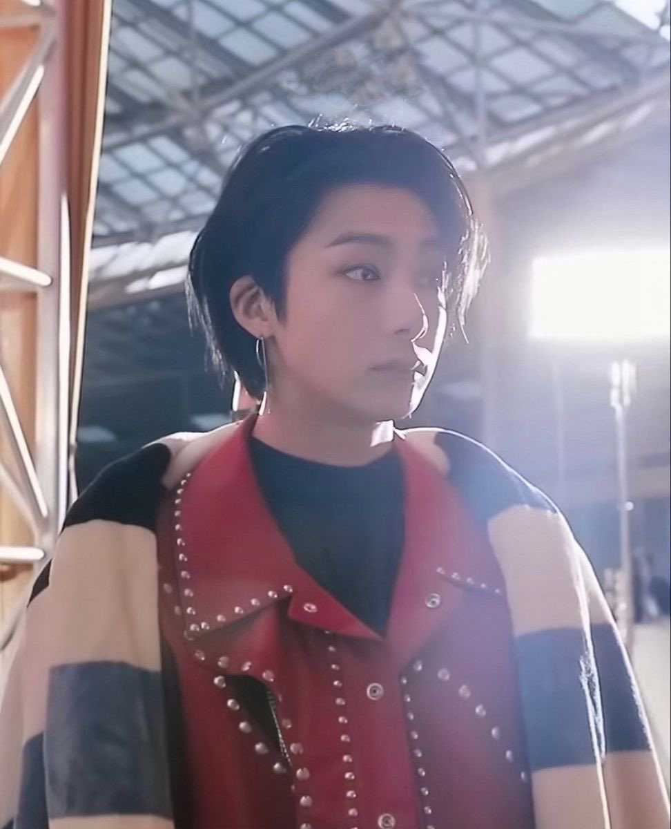 이사진너무완벽함
저기옆에서 빛들어오는거까지너무조음ㅁㅊ