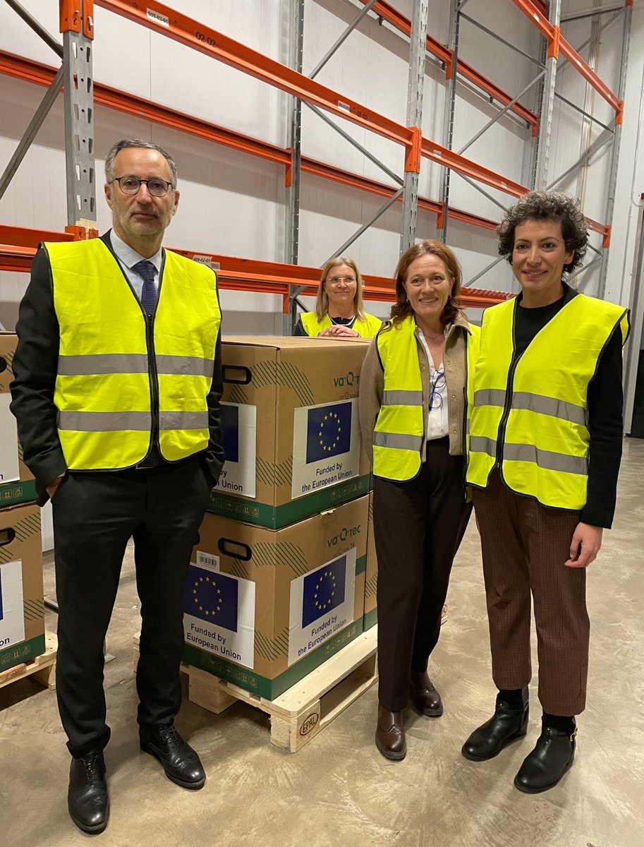 Interesting visit by HERA & @eu_echo to see a #rescEU chemical, biological, radiological and nuclear (CBRN) strategic reserve earlier this week in 🇫🇮   This is part of the development of an EU-level stockpiling approach of medical countermeasures to be used in health emergencies.