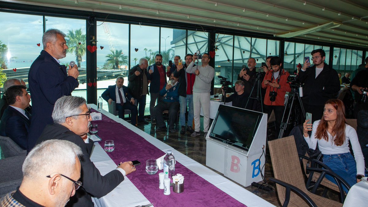 mehmetonturktr's tweet photo. Toplantımıza iştirak eden sahadaki sesimiz basın mensuplarımıza gönülden teşekkür ediyorum.

📍İskenderun https://t.co/Gr1xuMZdB7