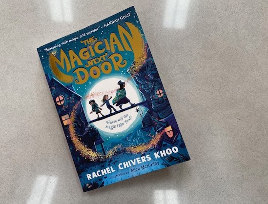 Throughthebookshelf (@throughthebook2) on Twitter photo Today's review...'The Magician Next Door' <a href="/Rach_Khoo/">Rachel Chivers Khoo✨📚 The Magician Next Door</a> illustrated by <a href="/Armckinley1/">Alice McKinley</a> <a href="/WalkerBooksUK/">Walker Books</a> Loved this one every bit as much as 'The Wishkeeper's Apprentice'!
throughthebookshelf.com/reviews/the-ma… Today's review...'The Magician Next Door' <a href="/Rach_Khoo/">Rachel Chivers Khoo✨📚 The Magician Next Door</a> illustrated by <a href="/Armckinley1/">Alice McKinley</a> <a href="/WalkerBooksUK/">Walker Books</a> Loved this one every bit as much as 'The Wishkeeper's Apprentice'!
throughthebookshelf.com/reviews/the-ma…