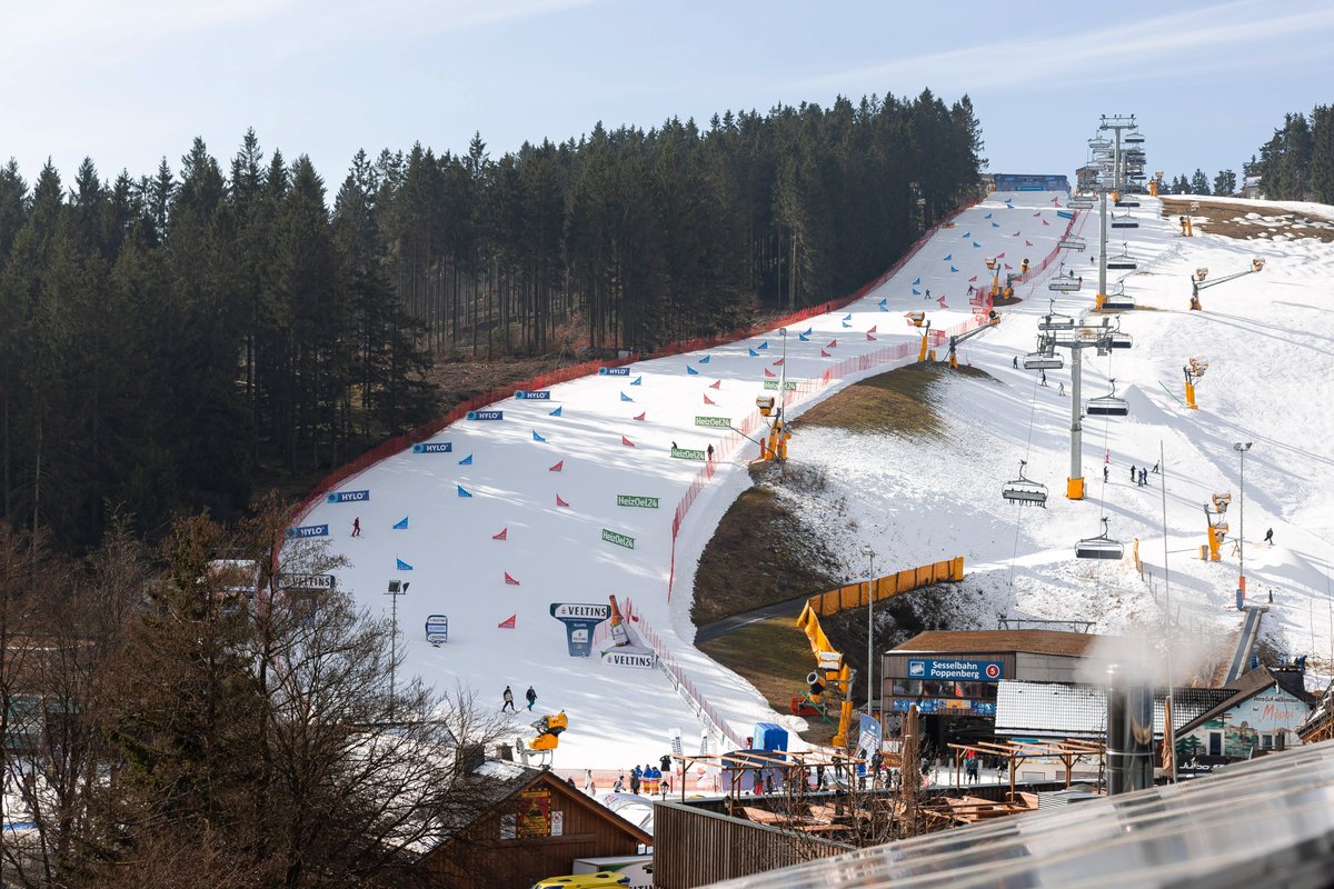 fissnowboard's tweet photo. FIS Snowboard World Cup PSL @ Winterberg (GER)
Q @ 12:00 CET
Finals @ 16:00 CET
Where to watch? > https://t.co/TTqnN3qyDd
#fisnowboard #Winterberg #alpinesnowboard #ParallelSlalom https://t.co/USo4piXbgJ