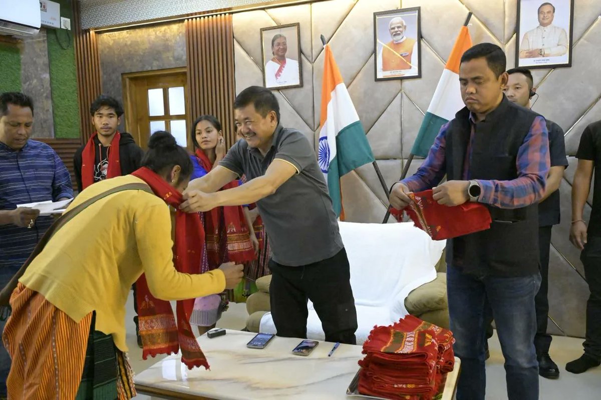 TuliramRonghang's tweet photo. I'm happy to meet those who have come to join @BJP4India today: from Chingthong Constituency Mr Mensing Engti from Congress, Miss Kareng Tissopi from #APHLC, Miss Kakrung Hansepi from Congress, Miss Rani Kropi from Congress, Miss Kave Terangpi from Congress, Miss Laxmi Hansepi feom APHLC, Miss Anima Engtpi from APHLC, Miss Anima Engtipi from APHLC, and from Amri Constituency, Mr Waisong Kro from APHLC, Mr Longki Phangcho and Mr Joysing Kro from APHLC.

#PhirEkBaarModiSarkar 
@BJP4EastKA
@BJP4WestKarbi 
@BJP4Assam