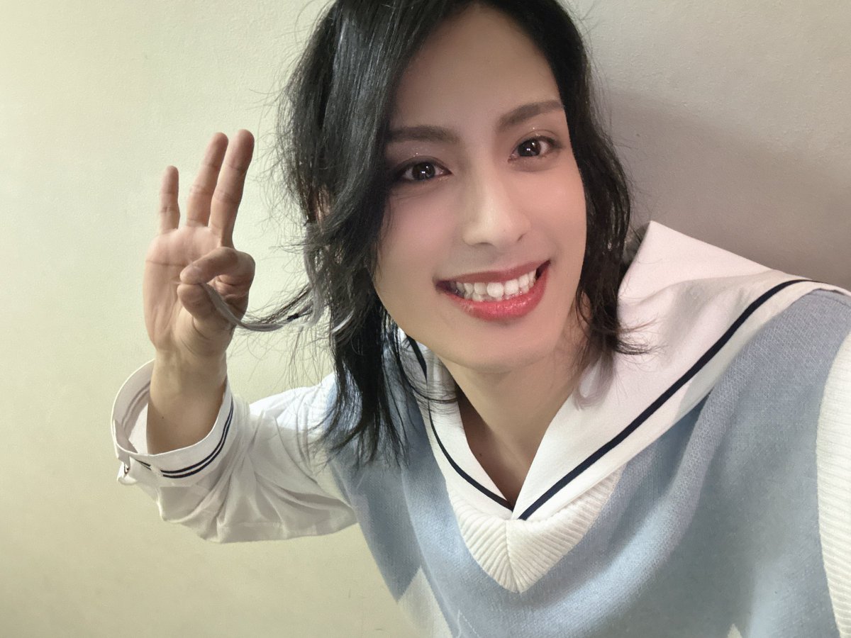 『武子直輝FC限定!! 31st 誕生日パーティー！』
ご来場ありがとうございました。
あのーめちゃくちゃ楽しかったです。
皆様どうだったでしょうか？

コメント下さった

小南光司さん
松村龍之介さん
北川尚弥さん
植田圭輔さん
安井一真さん
櫻井圭登さん
猪野広樹さん
梅津瑞樹さん