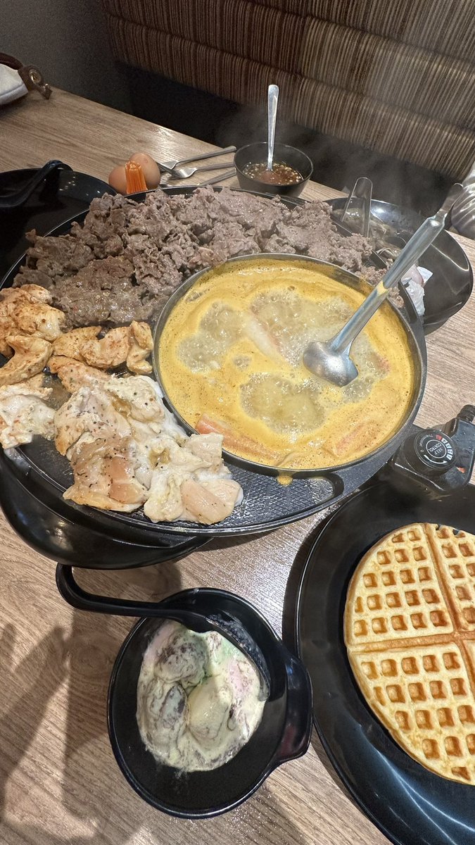 Nurintashaa's tweet photo. Nak ingatkan semua orang lagi sekali! 😆

Jangan la lupa makan kat Eatbbq ni time birthday korang ye. Free je. 

Makan la sampai puas pun tak kena bayar pape. Rugi sangat kalau tak pergi haha https://t.co/Sd49KSYwMr