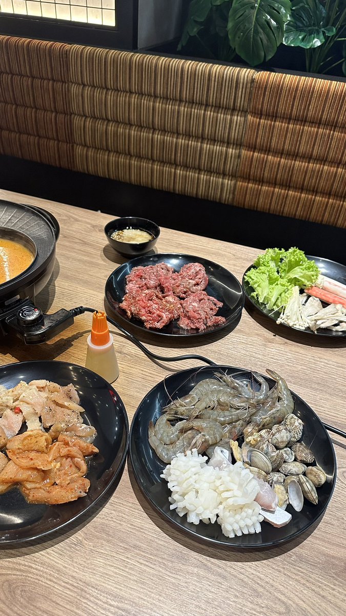 Nurintashaa's tweet photo. Nak ingatkan semua orang lagi sekali! 😆

Jangan la lupa makan kat Eatbbq ni time birthday korang ye. Free je. 

Makan la sampai puas pun tak kena bayar pape. Rugi sangat kalau tak pergi haha https://t.co/Sd49KSYwMr
