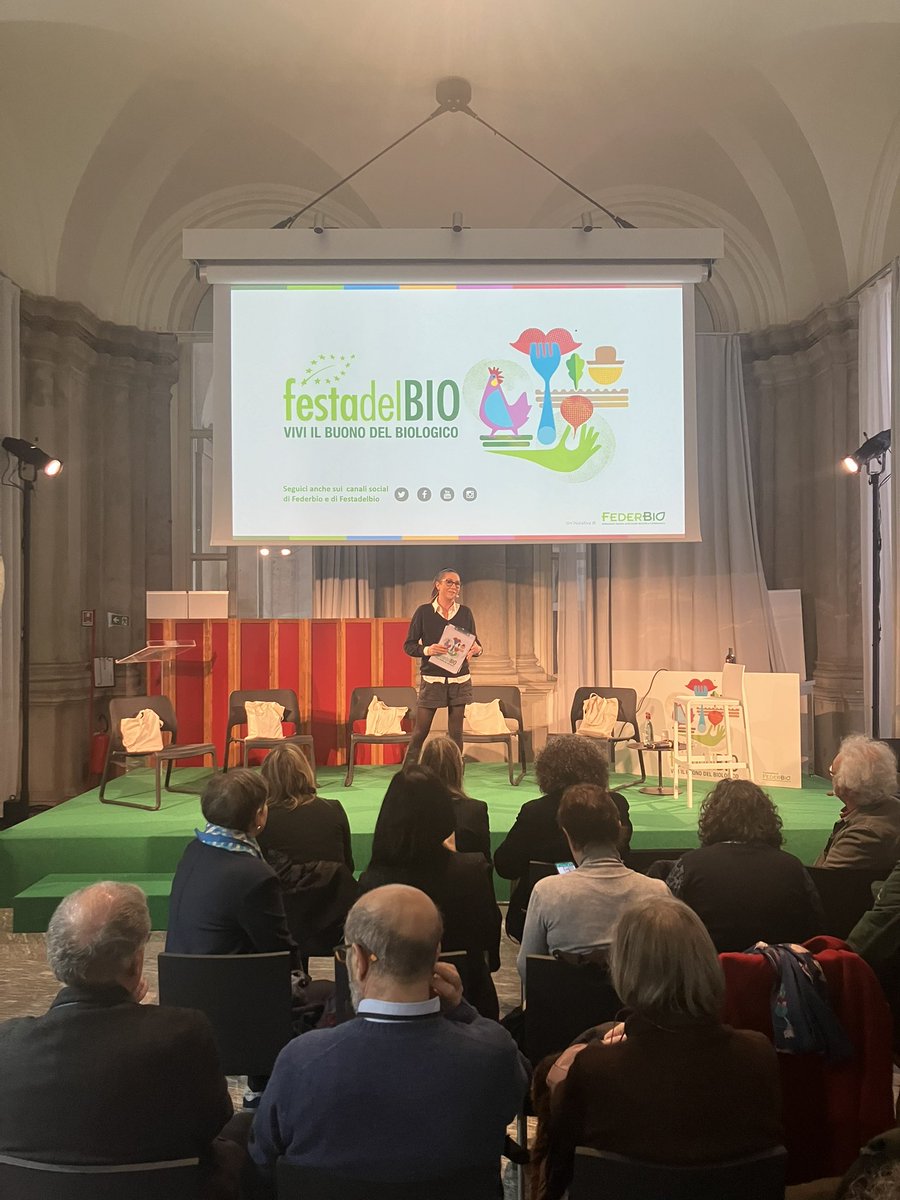 FederBio's tweet photo. #festadelbio #fdb24 al via con la conferenza stampa su #agricoltura e #cibo con un panel tutto al femminile, perché le donne guidano la #transizionecologica. Tutte le info su https://t.co/sk575DLImz vi aspettiamo! 🌱 https://t.co/gYi0DnIH2B