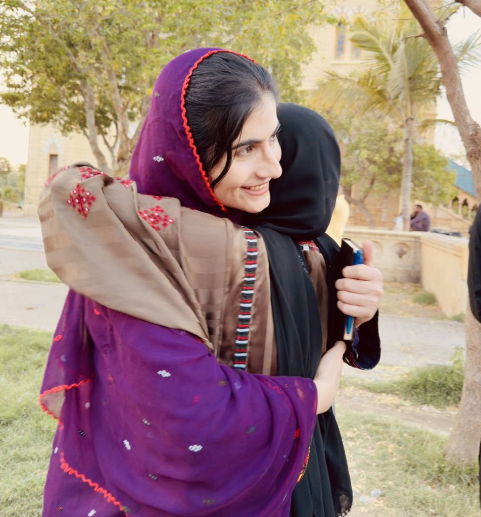 dr_mahi_baloch's tweet photo. جہاں ایک عورت انقلابی ہو وہاں ہمیشہ باغی جنم لیتے ہیں اور جہاں حق پرست موجود ہو وہاں کبھی بزدل پیدا نہں ہوتے۔
اور جہاں حق پرست موجود ہو وہاں ایک نا ایک دن انقلاب ضرور برپا ہوتا ہے۔

@SammiBaluch 
@ssarahhxz 🚩 https://t.co/2OAejLMhV8