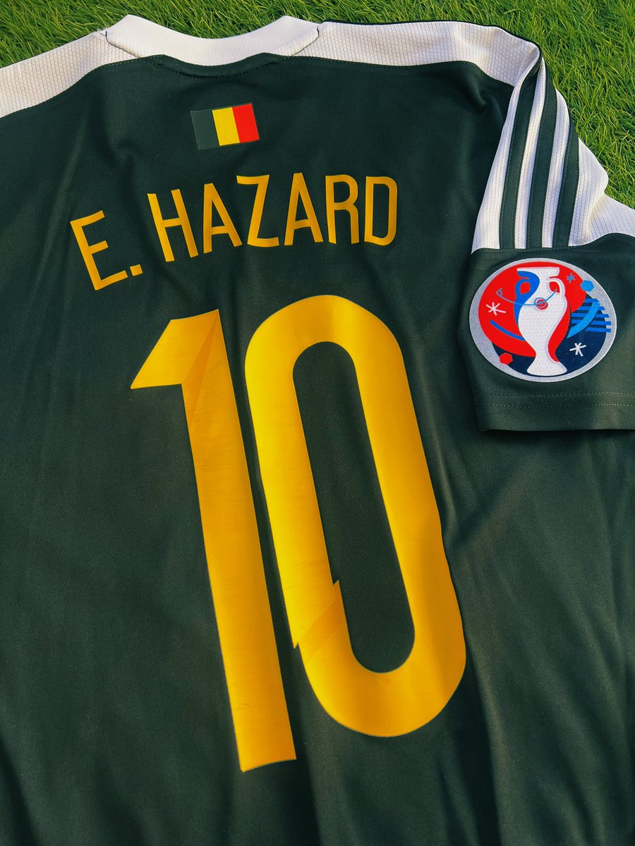 ildelima6's tweet photo. 👕 @RoyalBelgianFA 🇧🇪
👤 @hazardeden10 🇧🇪
🆚 Andorra 🇦🇩
🏆 Euro 2016 🇫🇷 Qualifiers 
📆 10.10.2015
🏟 Estadi Nacional 🇦🇩
📍 Andorra la Vella 🇦🇩
✏️ @adidasfootball 🇩🇪
#matchwornshirt #andorra #andorrafootballmuseum #AFM #edenhazard #belgium #reddevils #hazard https://t.co/dQBoa7UdXX
