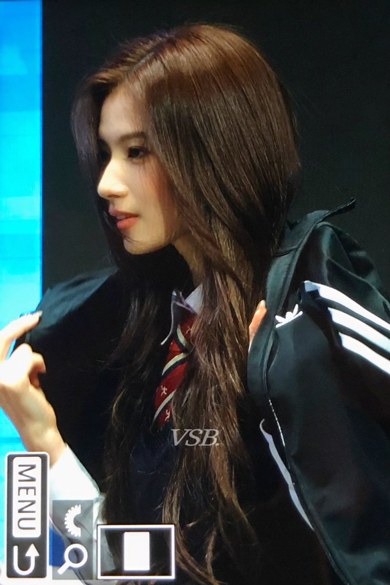 VSB_1229's tweet photo. 240309

있는 돈 다 드릴게요... 

#트와이스 #TWICE #사나 #SANA #サナ https://t.co/0DQi6xYUhb