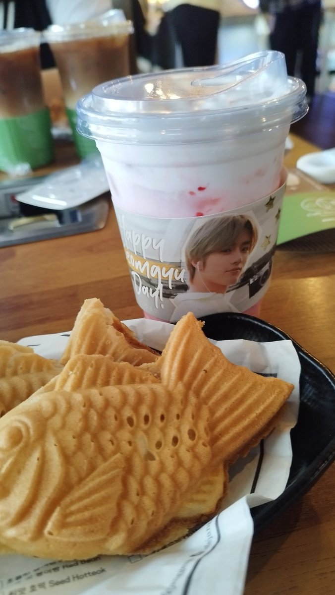 bampdnim's tweet photo. indeed, it's always #BetterWithGyu 💖 https://t.co/BDpcM77bdH