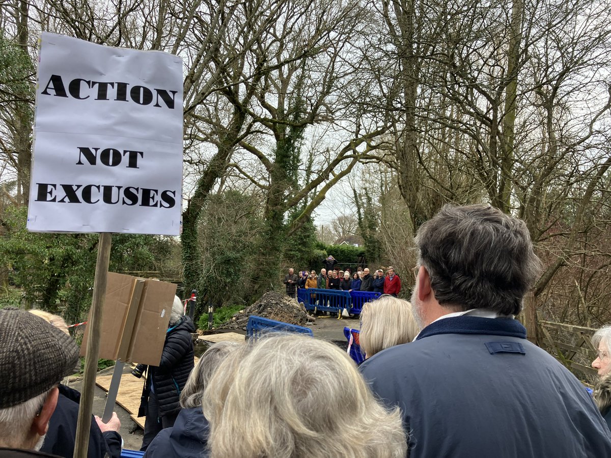Martinidoc's tweet photo. @WSCCNews  3 months without public transport or even a pedestrian crossing between West Chiltington and Pulborough. Your engineers are incompetent and the parishioners are now losing patience. FIX OUR ROAD NOW!! https://t.co/vMHmPBexKu