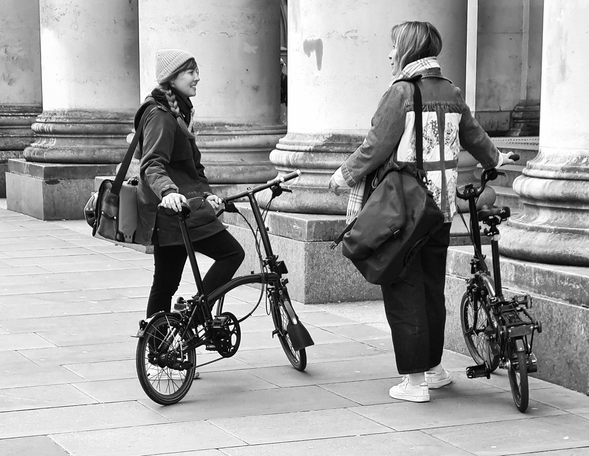 Bike buddies #bnw #bnwphoto #bicycle #friends #citycentre #manchester #galaxys20