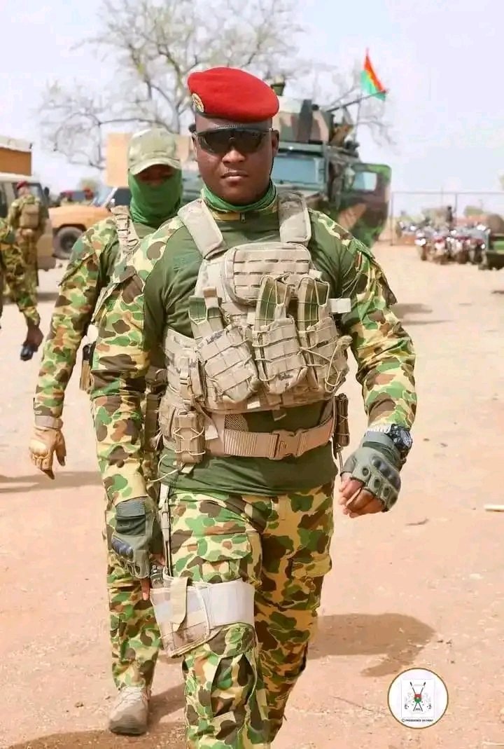 Si tu l'aimes un peu, mais un ♥️ seulement et retweetes si tu l'aimes beaucoup ✌🏾.