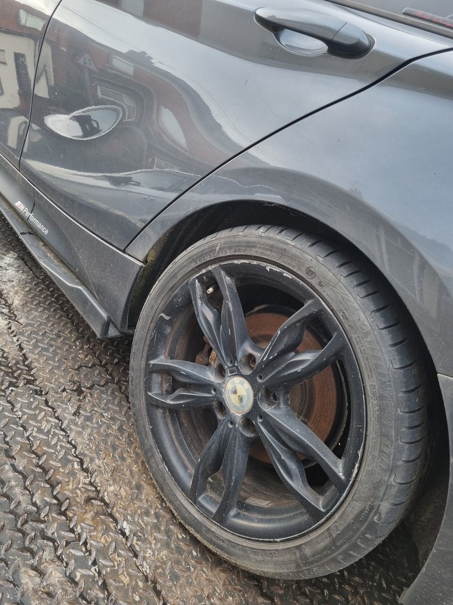 YardleyWMP's tweet photo. Up bright and early this morning 🌄 Lifting cars for lack of tax 👀
And this one appears to have covered its chassis number too !🤔 #oopswediditagain # https://t.co/jcunRgsZUh