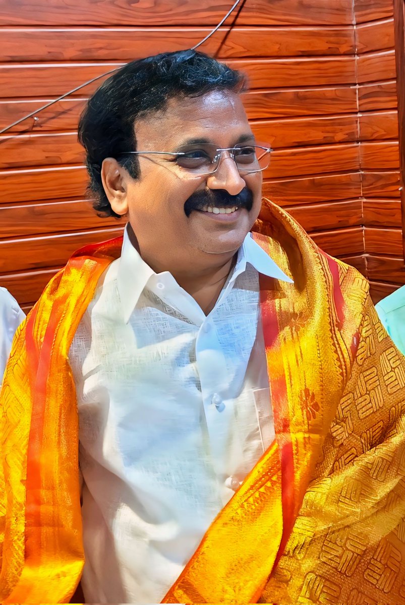 ProfTamilNadu's tweet photo. விருதுநகரின் வெற்றி...
திருச்சியின் வளர்ச்சியை நோக்கி!!!

#வளர்ச்சி_நாயகன்
#பேராசிரியர்
#திருச்சி
#TirchyMP
#இராமஶ்ரீநிவசன்
#BJP https://t.co/IBvUmb3eXo