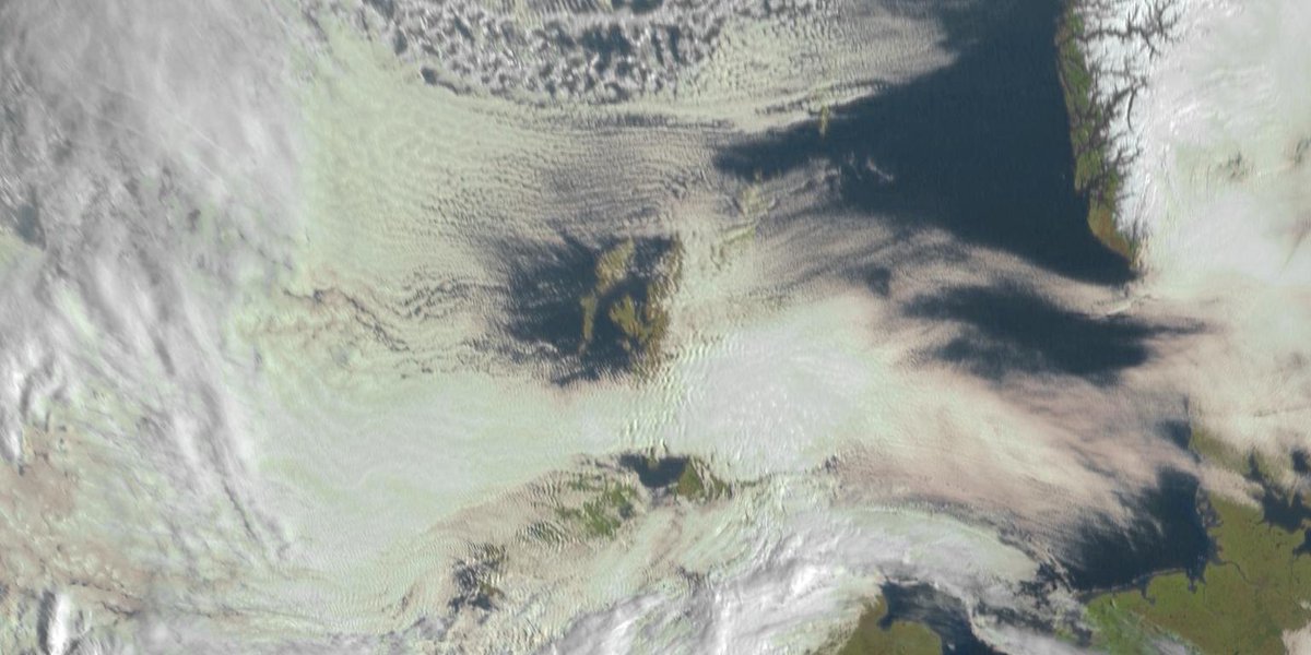 Let's enjoy the sunshine (at least for the N #Hebrides) in these hours as clouds will be coming in the second part of the day.

There'll be chances for some patchy rain tomorrow and it'll be a bit windy. ©Sat24 satellite