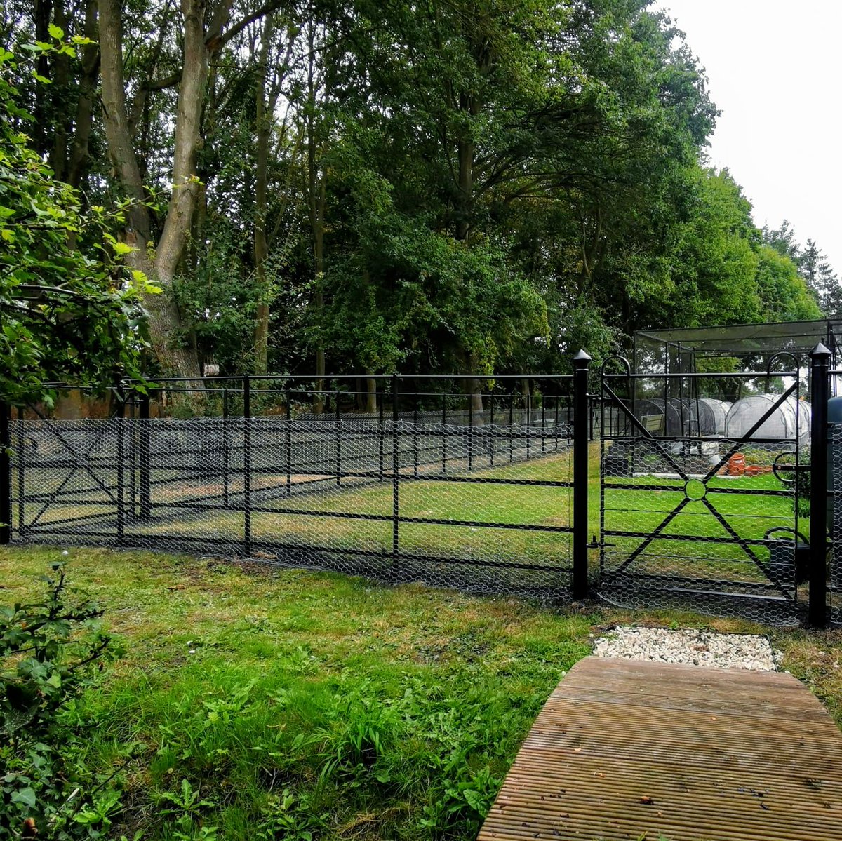 Our small steel gates can be used as garden gates or security gates. The style is down to preference, all we need is a sketch to manufacture or you can have one of our original gates like the Quadrant gate seen here
#smallgate
#gardengate
#steelgate
#metalgate
#thetraditionalco