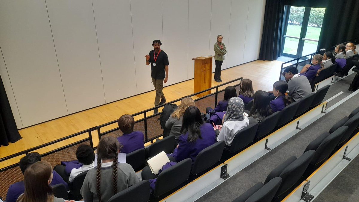 Yesterday <a href="/Blue_Saint/">Blue Saint</a> &amp; <a href="/errohemi/">Helen Jeffery</a> were <a href="/AcademyStNics/">St. Nicholas</a> for a final workshop with yrs 7-9! After a session on performance skills, students performed  &amp; selected who would represent their school at the Celebration Event <a href="/unitytheatre/">Unity Theatre 🧡</a>, 14 March!  

<a href="/EastsideLondon/">Eastside</a>  #SPOKENWORDPOWER