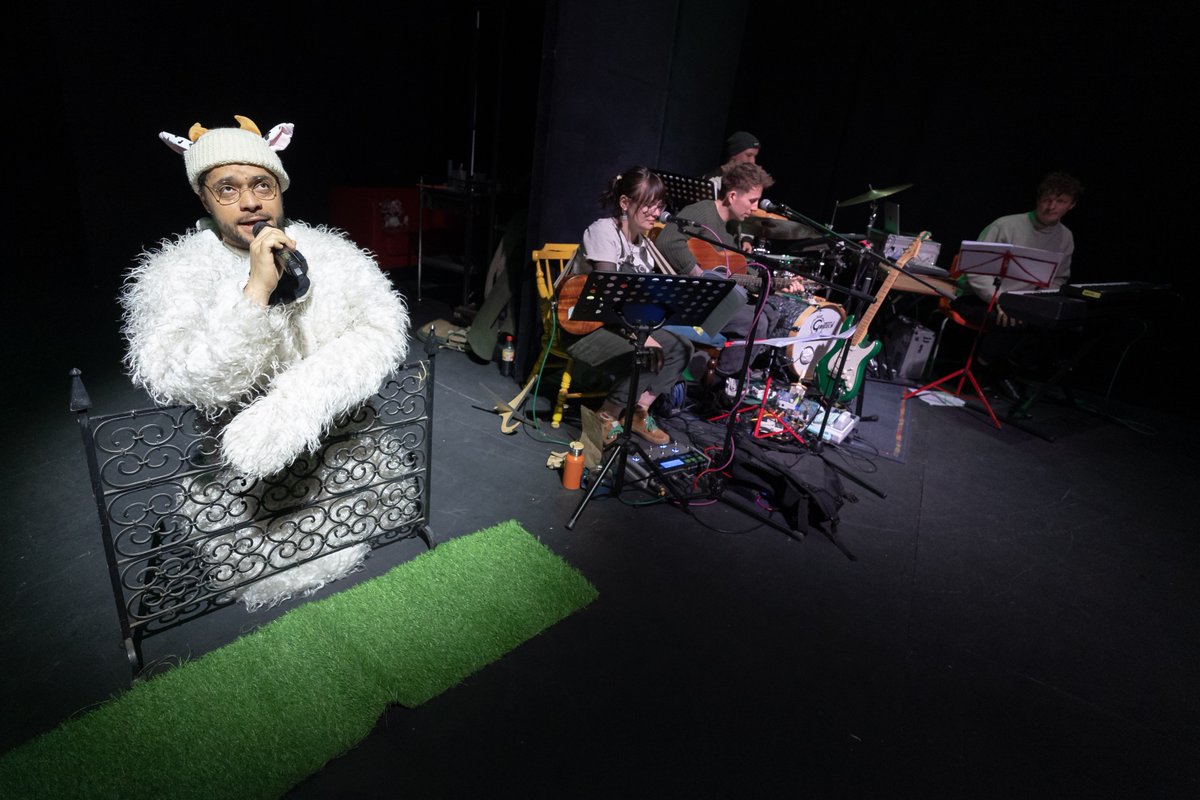 traversetheatre's tweet photo. This week we have had the joy of celebrating the writing and storytelling of the young people of Edinburgh with the Class Act Showcase making it's monumental return to the Traverse 1 stage!

Read more about it here 👇

https://t.co/atrgMbtSJR

📸 Ruari Barber-Fleming https://t.co/2s4MU0cJN0