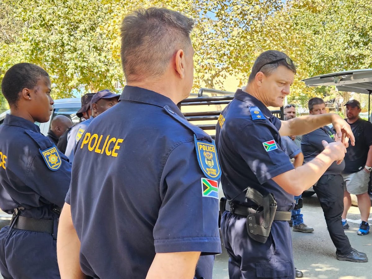 SAPoliceService's tweet photo. #sapsHQ The South African Police Service (SAPS) remains relentless in its efforts to uproot the illicit trade in counterfeit goods, as it has a detrimental impact on the economic growth of the country. On Friday, 08 March 2024 the SAPS' National Counterfeit unit led another integrated take down operation in the Johannesburg CBD which resulted in the seizure of counterfeit goods worth over R9 million. NP
https://t.co/FNp09foSWM
