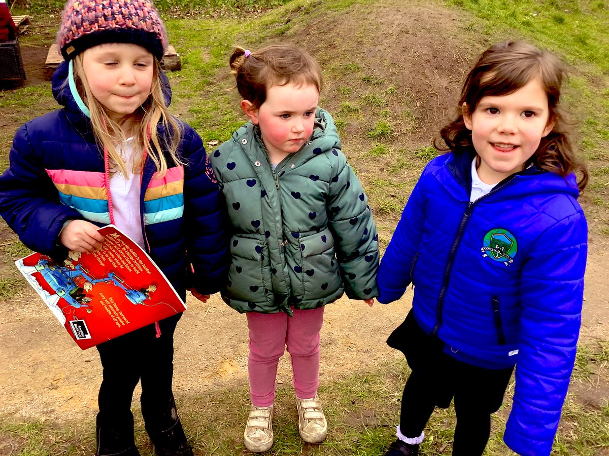 CPSEarlyLevel's tweet photo. @ColintonPrimary @WorldBookDayUK P1 celebrating #WorldBookDay reading to their Nursery buddies, outdoors in the Room to Grow💚📚#peerlearning #stories #EarlyLevel #communication #literacy #songs #lovebooks #together #relationships https://t.co/iB4ohSFL2a