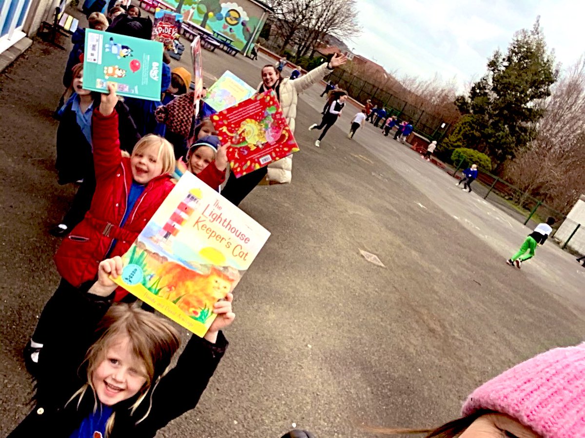 CPSEarlyLevel's tweet photo. @ColintonPrimary @WorldBookDayUK P1 celebrating #WorldBookDay reading to their Nursery buddies, outdoors in the Room to Grow💚📚#peerlearning #stories #EarlyLevel #communication #literacy #songs #lovebooks #together #relationships https://t.co/iB4ohSFL2a